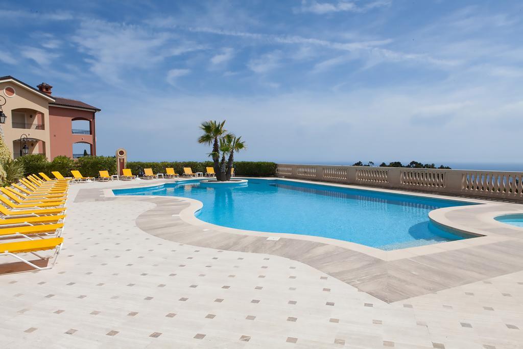 Sunny Panoramic Balcony Apartment Eze Exterior photo